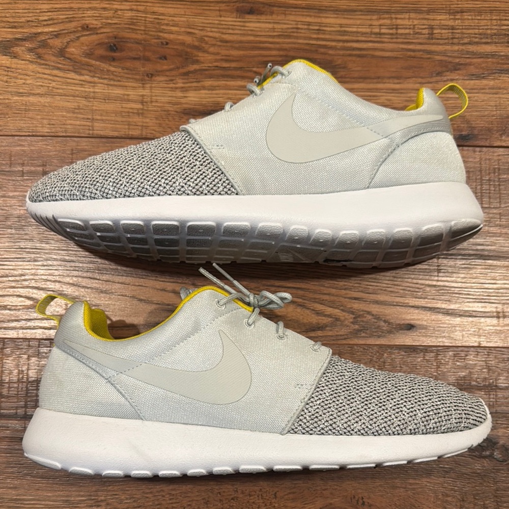 Men’s Nike Rosherun Premium Shoe sz: 11.5